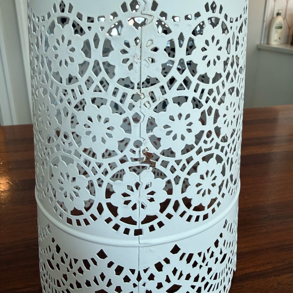 IKEA Skurar Planters with Lace Design - Picture 4 of 8